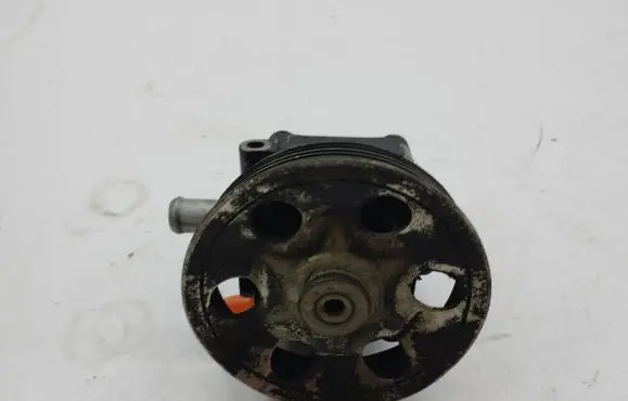 Maserati Quattroporte Power steering pump 7611332155