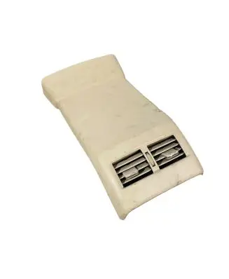 Rear air vent grill