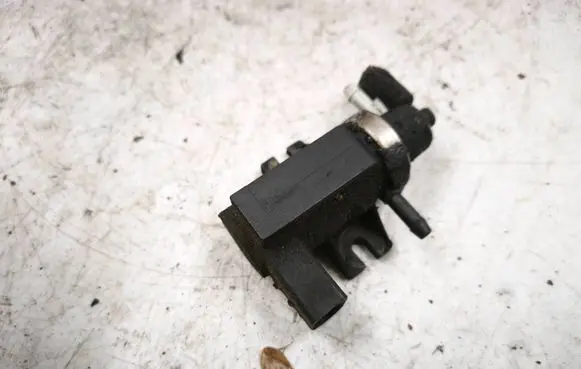 Audi A4 S4 B5 8D Turbo solenoid valve 1J0906627