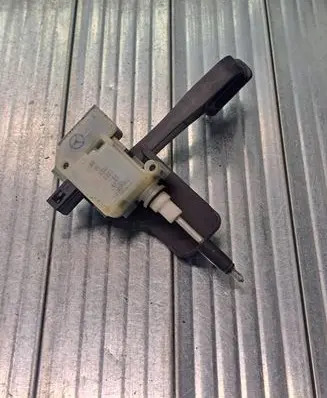 Mercedes-Benz C W203 Central locking motor A2038201997