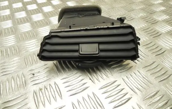 Volkswagen Golf Sportsvan Rear air vent grill 518819709A T2119