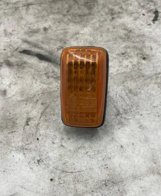Mitsubishi Galant Front fender indicator light 21437558