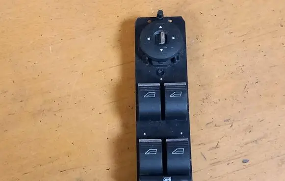 Ford Focus Quarter vent window switch AM5T14A132CA