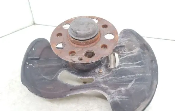Mercedes-Benz C W204 Front wheel hub spindle knuckle 20401