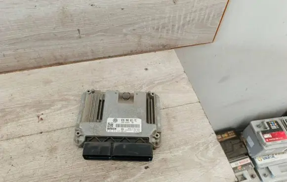 Volkswagen Touran I Engine control unit/module 03G906021FE