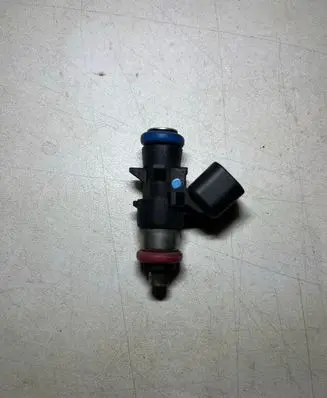 Chrysler Town & Country V Fuel injector 05184085AC 0280158233