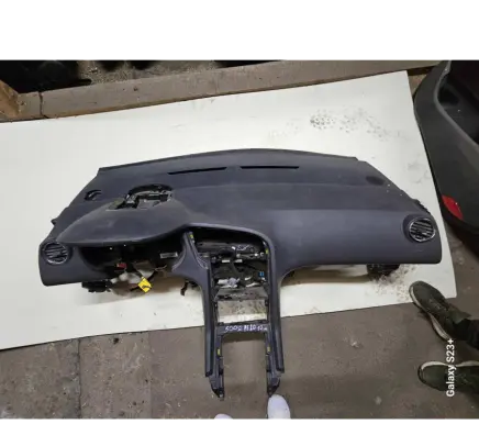Peugeot 5008 Dashboard 9684672580 0210367R CB351380XX