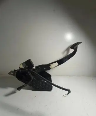 Hyundai i30 Brake pedal 328001H100