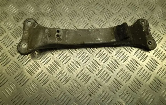 BMW 5 E34 Engine mounting bracket 1139036