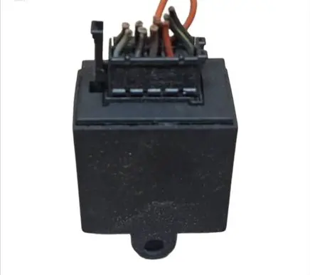 Ford Mondeo Mk III Tow bar relay 52400007