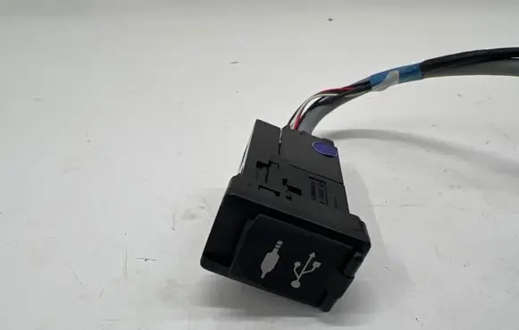 Toyota C-HR I USB socket connector 86190F4010