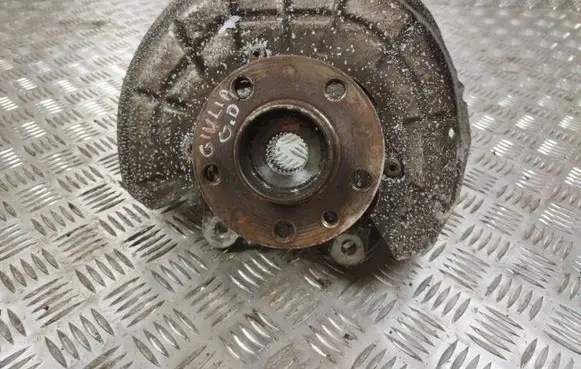 Rear wheel hub