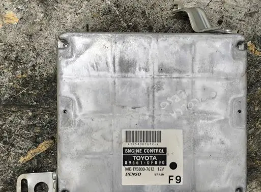 Toyota Corolla Verso E121 Engine control unit/module 896610F090