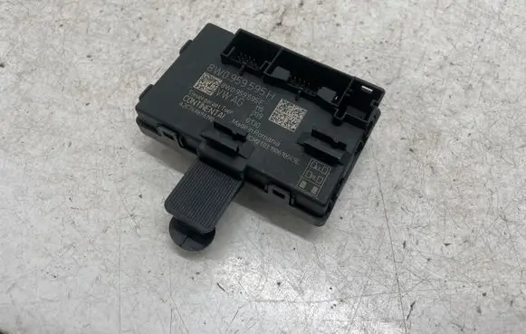 Audi A4 S4 B9 Door control unit/module 8W0959595H
