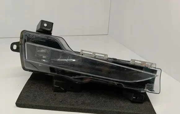 Tesla Model 3 LED Daytime headlight 1077396-00-C