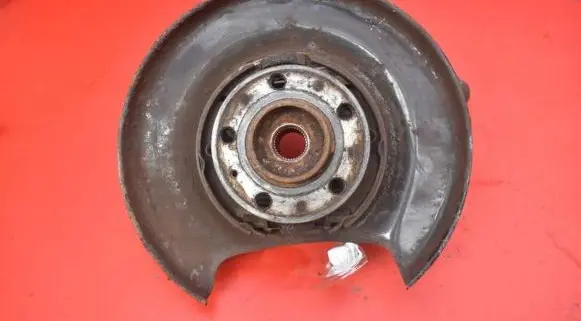 Volvo XC90 Front wheel hub spindle knuckle