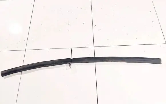 Opel Astra H Rubber seal front coupe door 