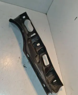 Front bumper mounting bracket