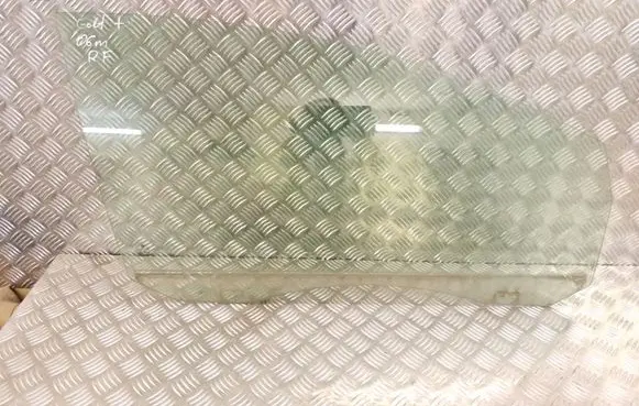 Volkswagen Golf Plus Front door window glass four-door