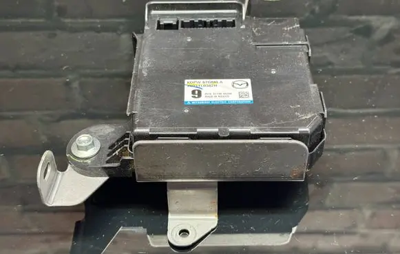Mazda CX-5 II Gateway control module KDPW67GM0A X001TL0382H 451201136