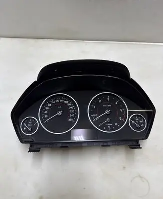 BMW 3 F30 F35 F31 Speedometer (instrument cluster) 9372487 26112611 17649411