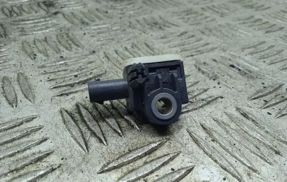 Mercedes-Benz ML W166 Airbag deployment crash/impact sensor A1668210151