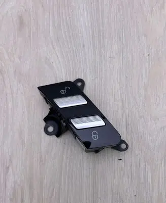 Mercedes-Benz S W221 Central locking switch button A2218213051 03371040100 STV82217