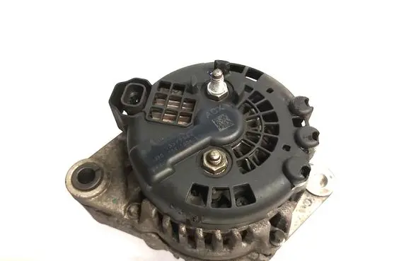 Opel Zafira C Generator/alternator 13579668