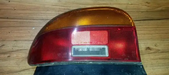Mazda 121 Rear/tail lights e133592 33-09505l