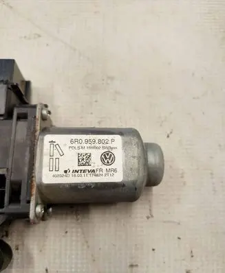 Volkswagen Amarok Front door window regulator motor 6R0959802P