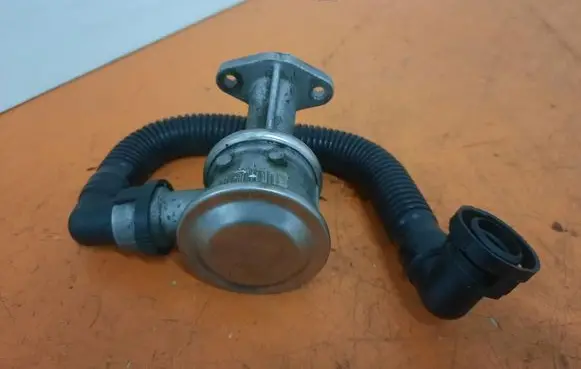 BMW 3 E46 EGR valve 72823800