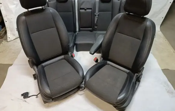 Seat set