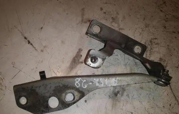 Volvo V50 Tailgate/trunk/boot hinge 30753598