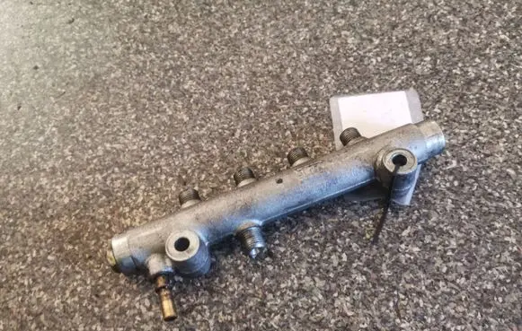 Peugeot 206 Fuel main line pipe 0445214028 9641509480