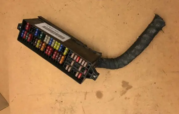 Volkswagen Polo V 6R Fuse module