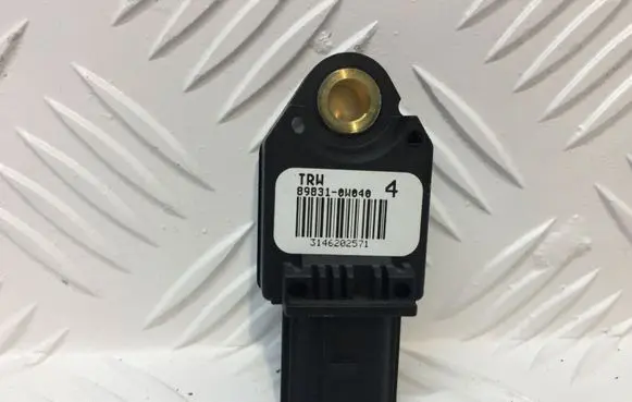 Lexus IS 220D-250-350 Airbag deployment crash/impact sensor 898310W040