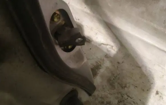 Toyota Yaris Front door check strap stopper 