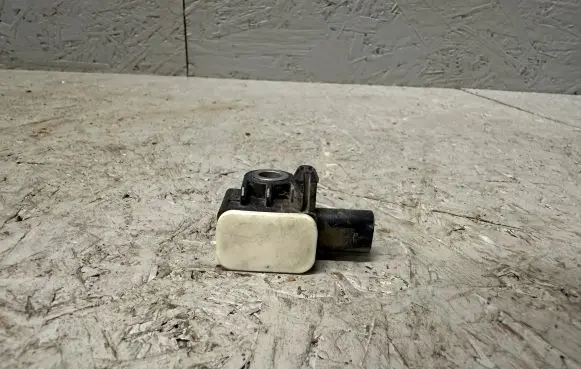 Mercedes-Benz ML W166 Airbag deployment crash/impact sensor A1668210151 56054085AA