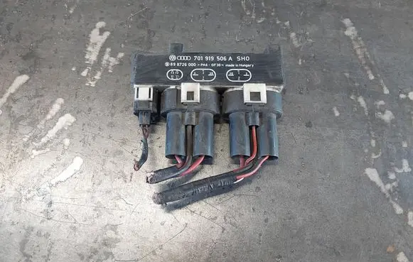 Volkswagen Sharan Coolant fan relay 701919506A 898726000