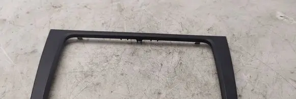 Volkswagen Golf VI Radio/GPS head unit trim 5K0858063B