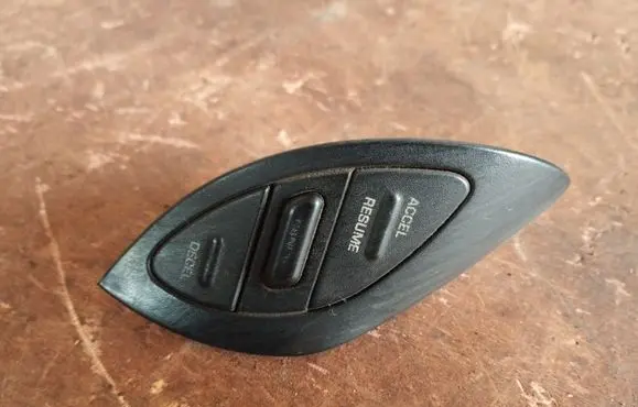 Chrysler Voyager Cruise control switch 4685644