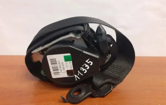 Mercedes-Benz Sprinter W906 Front seatbelt 9068600485 11335