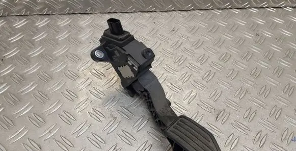 Toyota Yaris Accelerator throttle pedal 781100D110