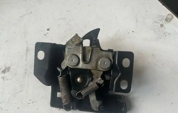 Honda HR-V Engine bonnet/hood lock/catch
