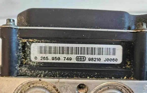 Toyota Avensis T270 ABS Pump 0265950749 98210J0060 0265235406