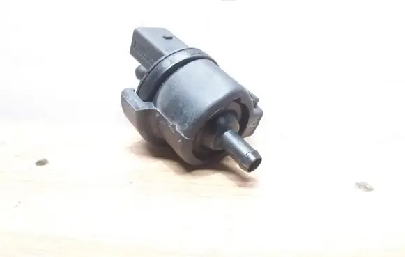 Volkswagen Golf VI Vacuum valve 6QE906517A 058133459