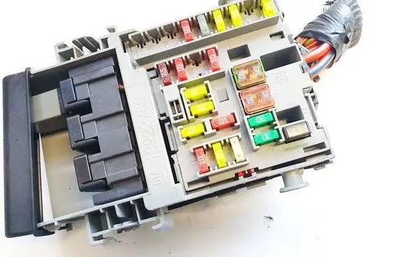 Opel Insignia A Fuse box set 13222786