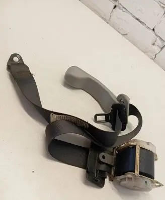 Mitsubishi Endeavor Rear seatbelt 2020618 417615301 06241
