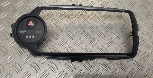 Toyota Yaris Radio/GPS head unit trim 864510D030