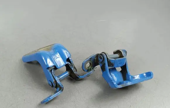 Rear door hinge set